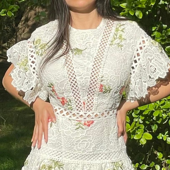SAYLOR | Robbie White Lace Dress with Floral Embroidery - Picture 4 of 17